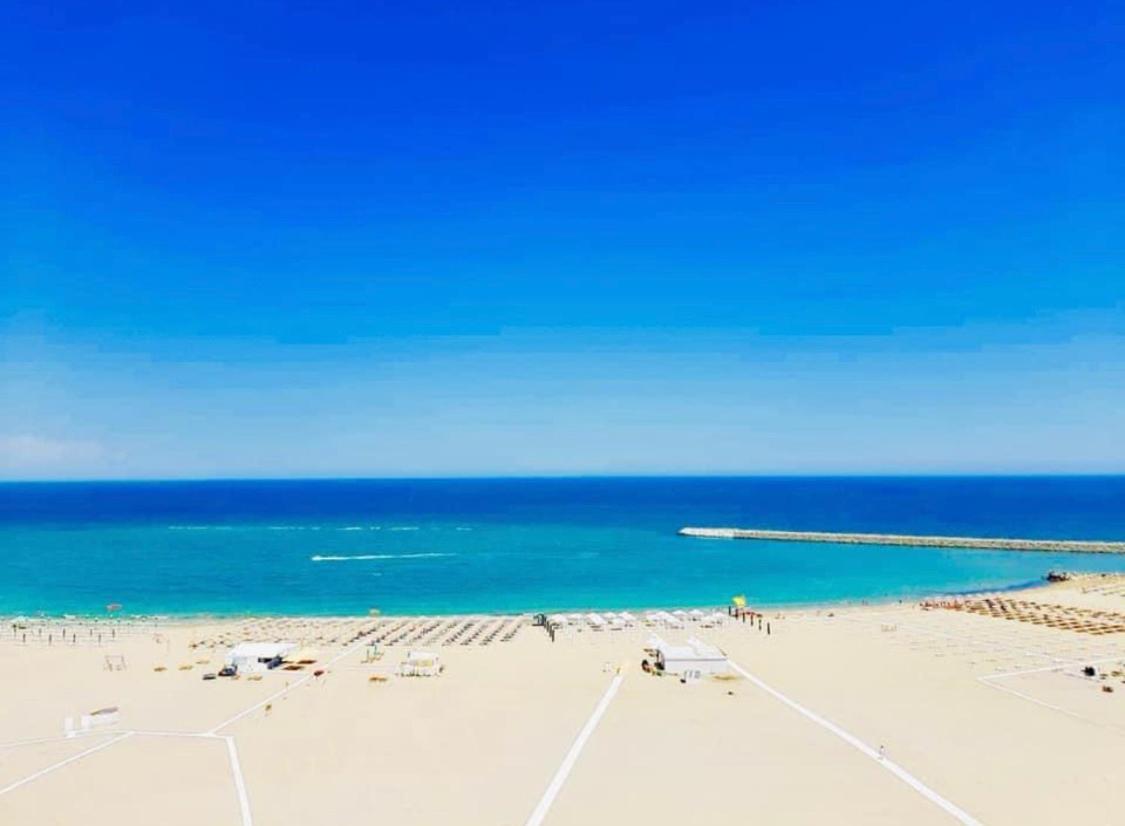 Catalina Summerland Apartaments Mamaia Nord エクステリア 写真