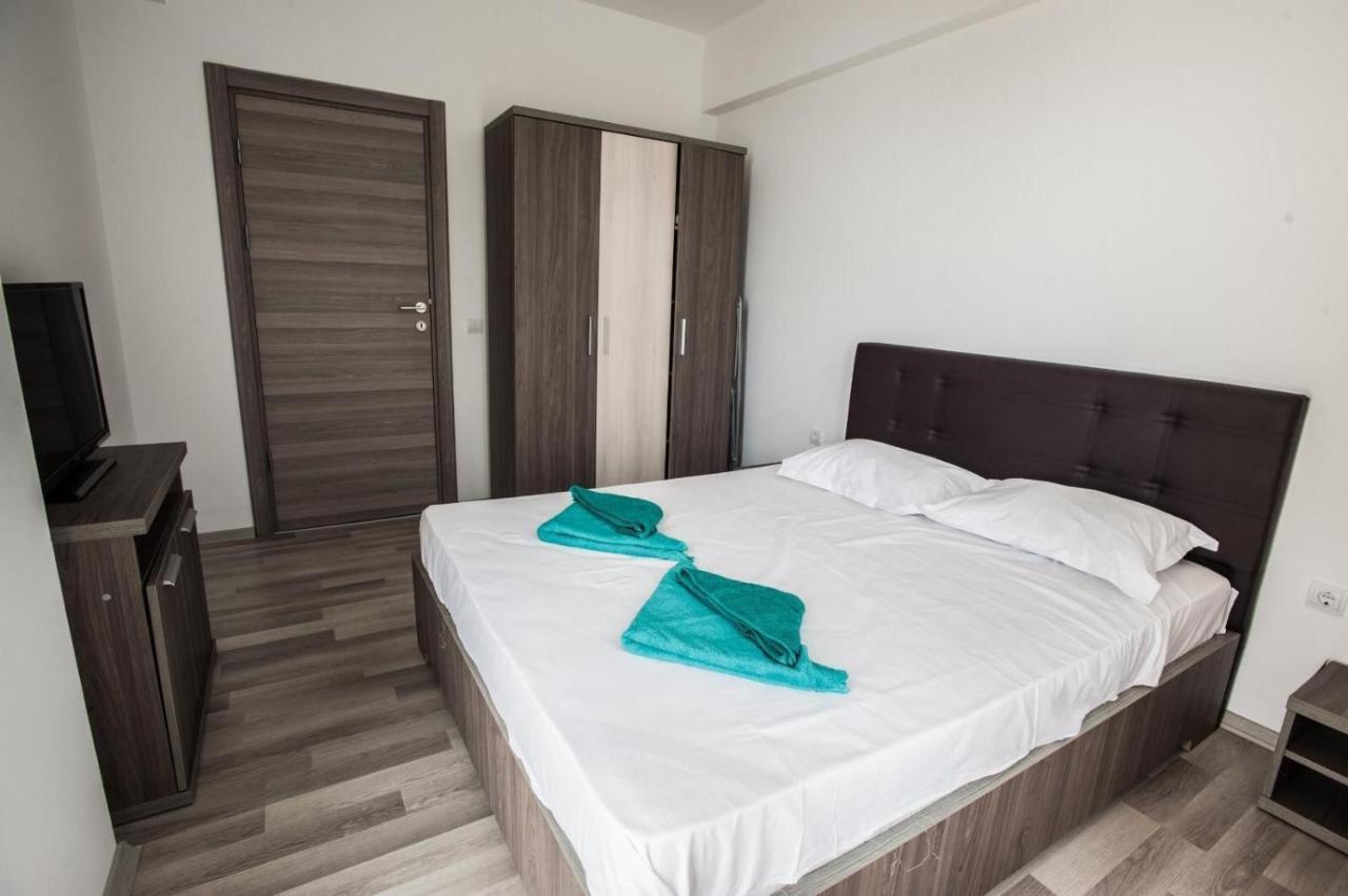 Catalina Summerland Apartaments Mamaia Nord エクステリア 写真