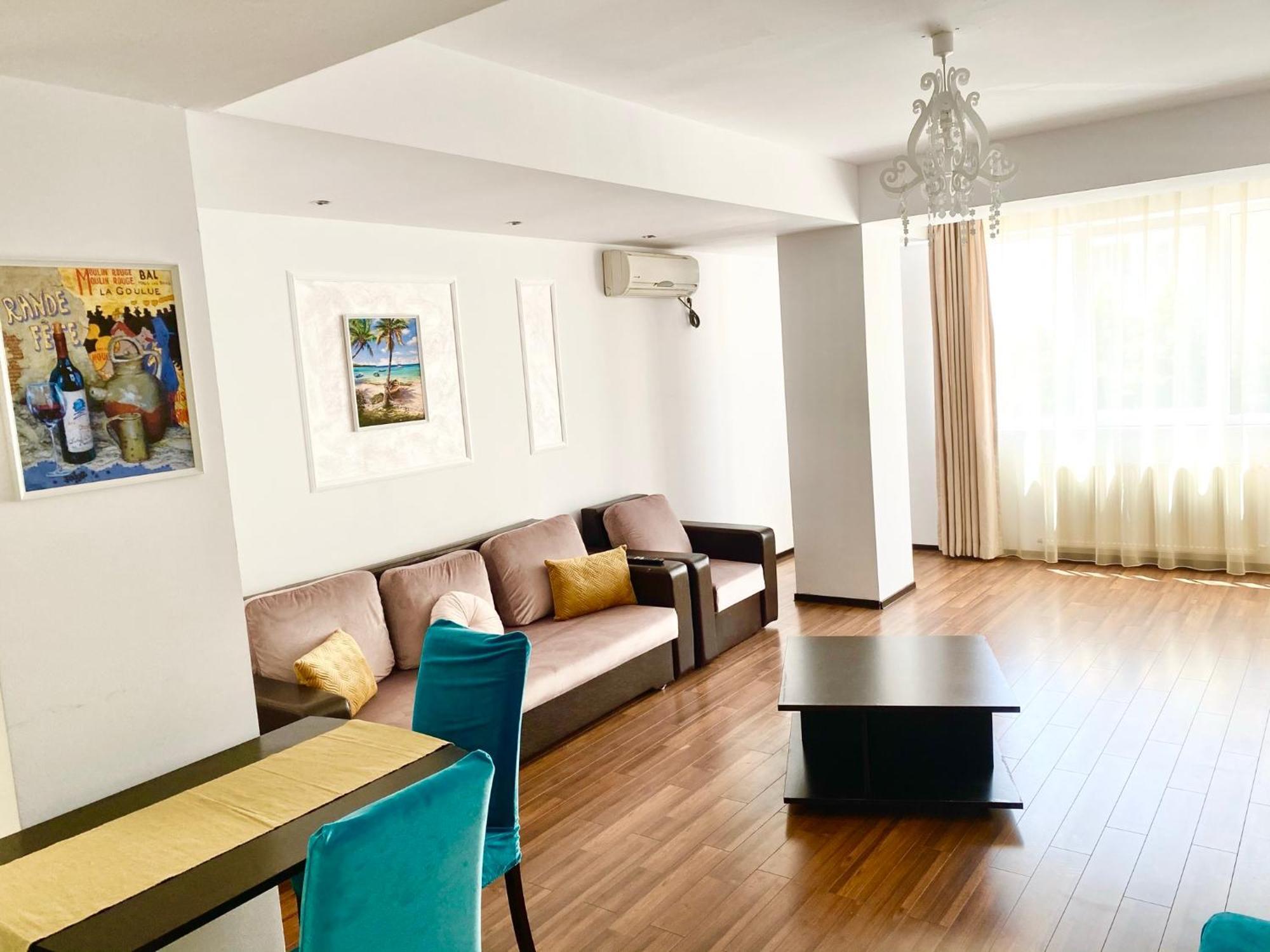 Catalina Summerland Apartaments Mamaia Nord エクステリア 写真