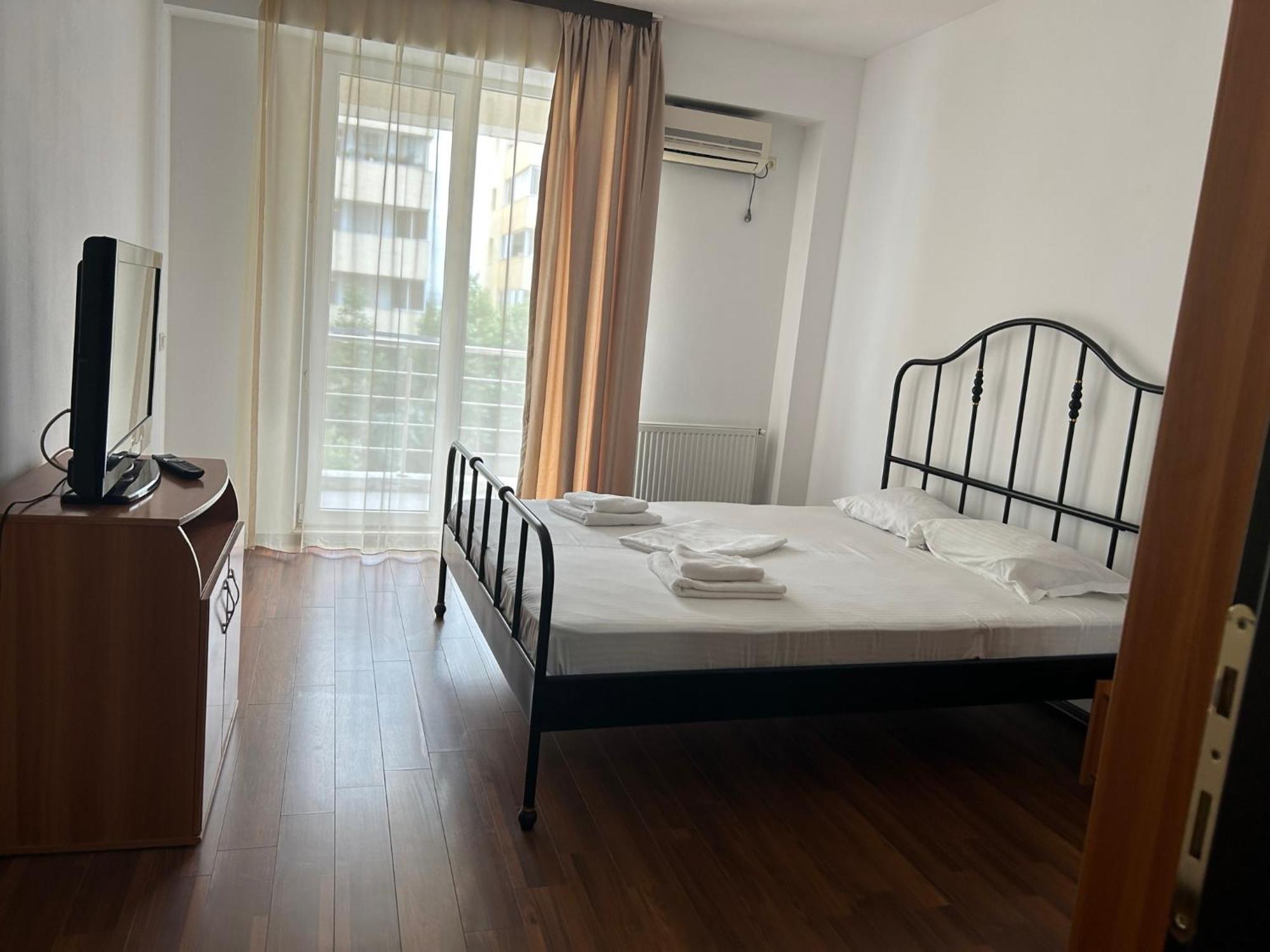 Catalina Summerland Apartaments Mamaia Nord エクステリア 写真