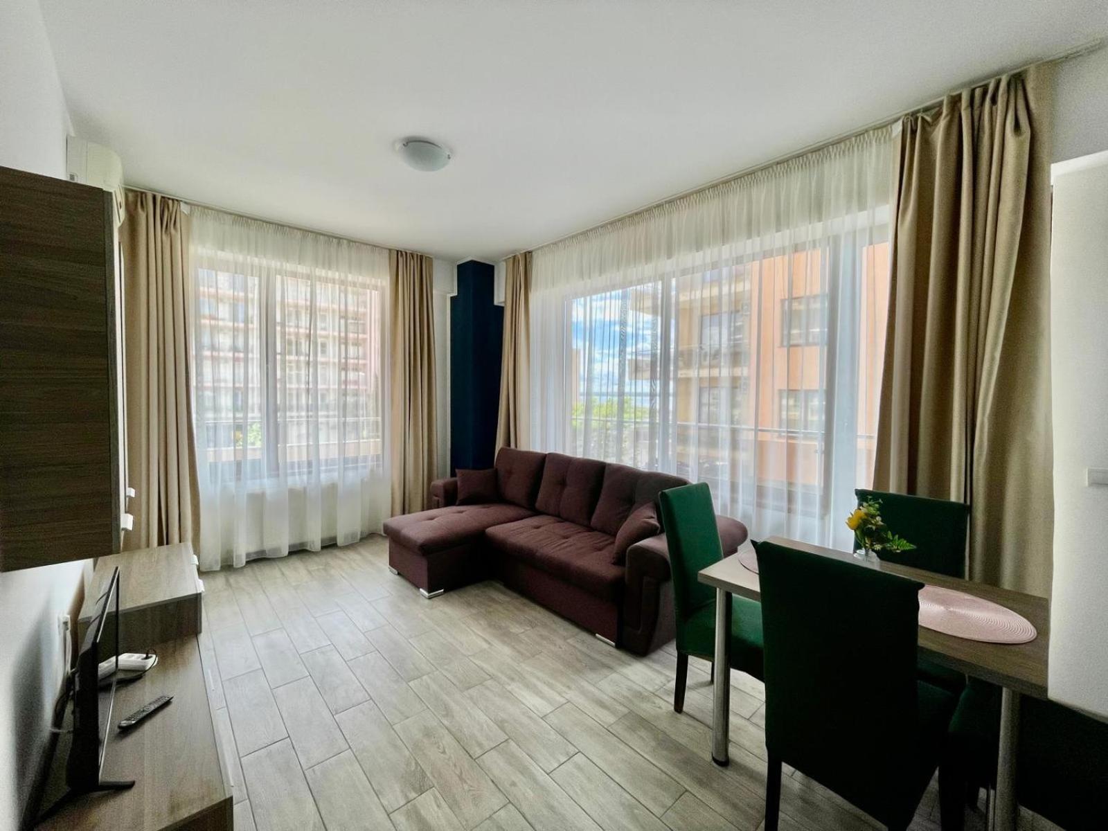 Catalina Summerland Apartaments Mamaia Nord エクステリア 写真