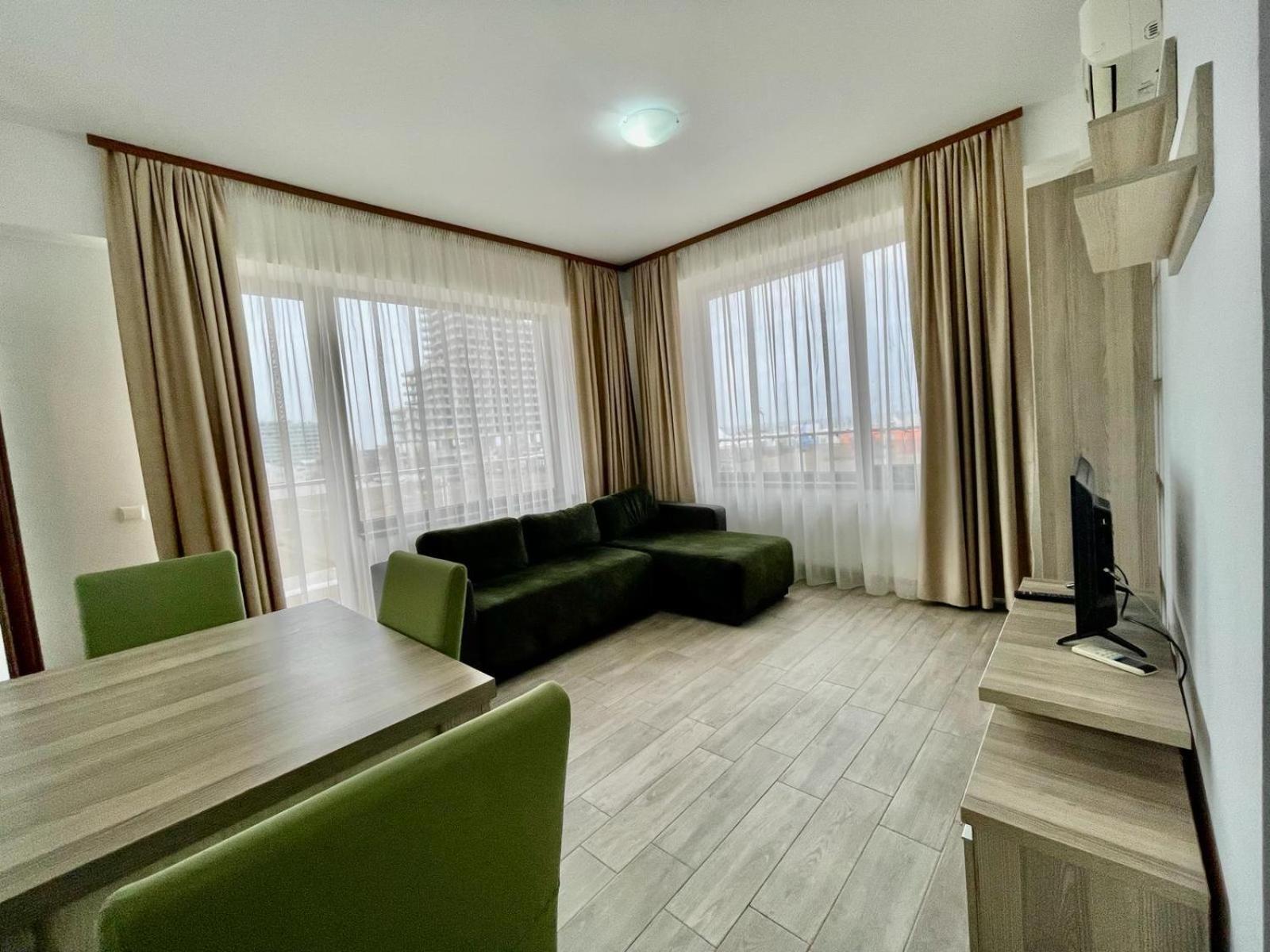 Catalina Summerland Apartaments Mamaia Nord エクステリア 写真